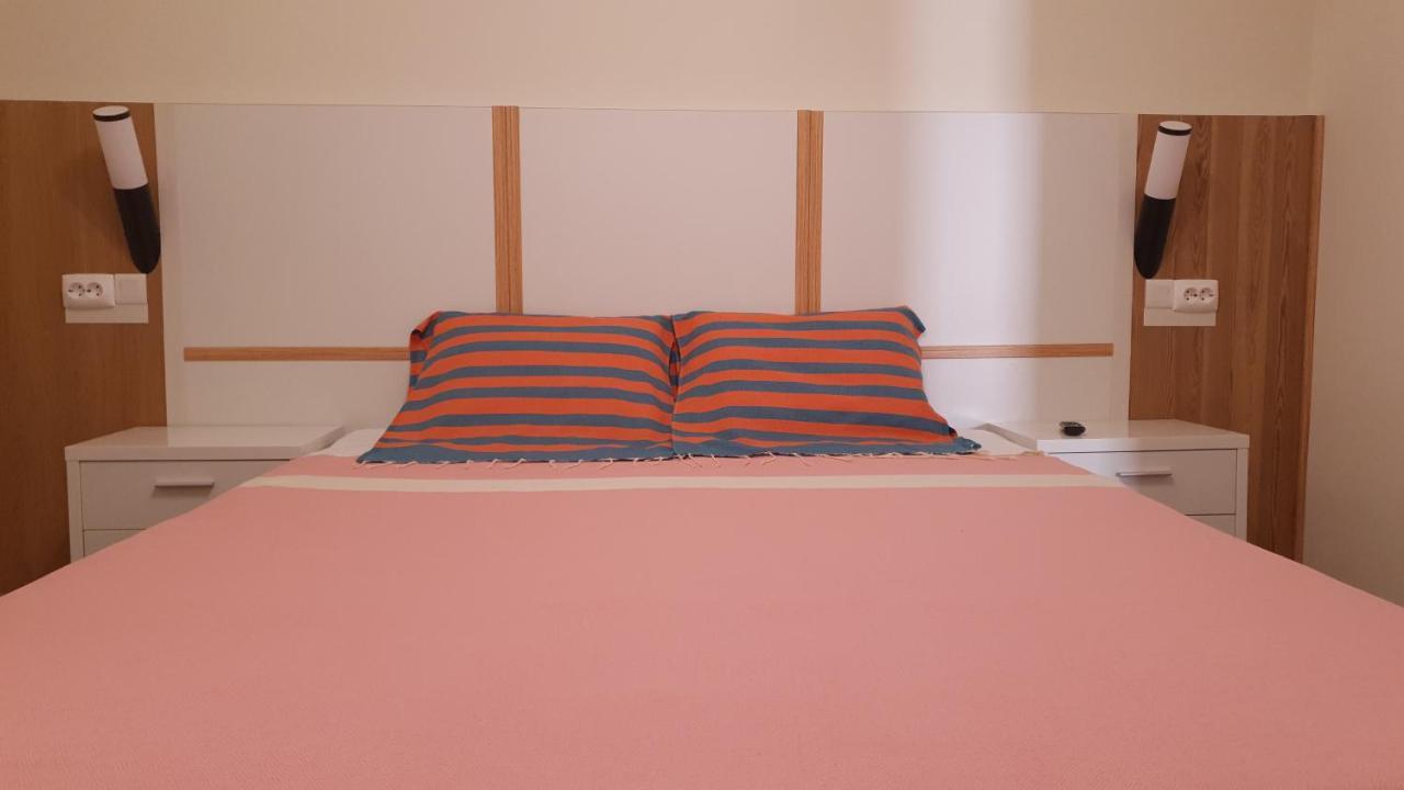Bruma Hostel Ponta Delgada  Bagian luar foto