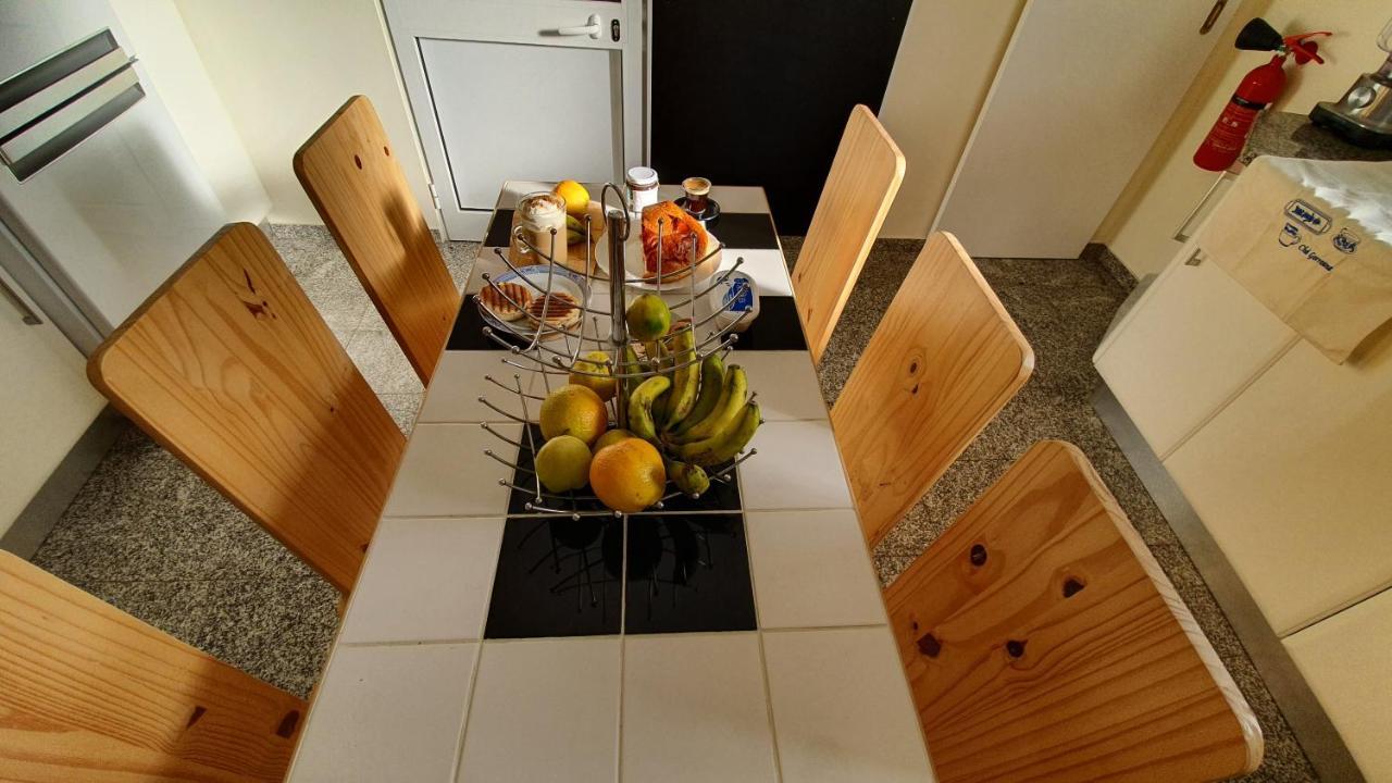 Bruma Hostel Ponta Delgada  Bagian luar foto